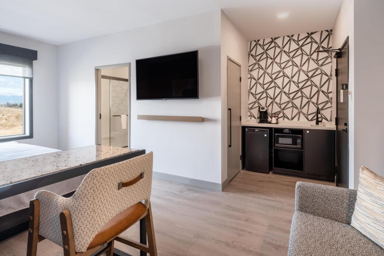 Atwell Suites - Denver Airport Tower Road By Ihg Buitenkant foto